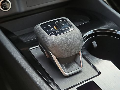 Certified 2023 Nissan Rogue SV image 14