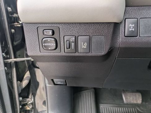 Used 2018 Toyota RAV4 XLE w/ Plus Extra Value Package AWD/4WD image 18