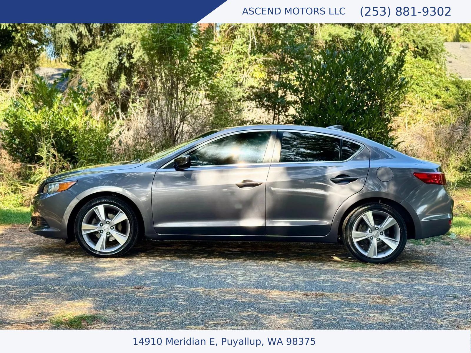 Used 2015 Acura ILX FWD image 2