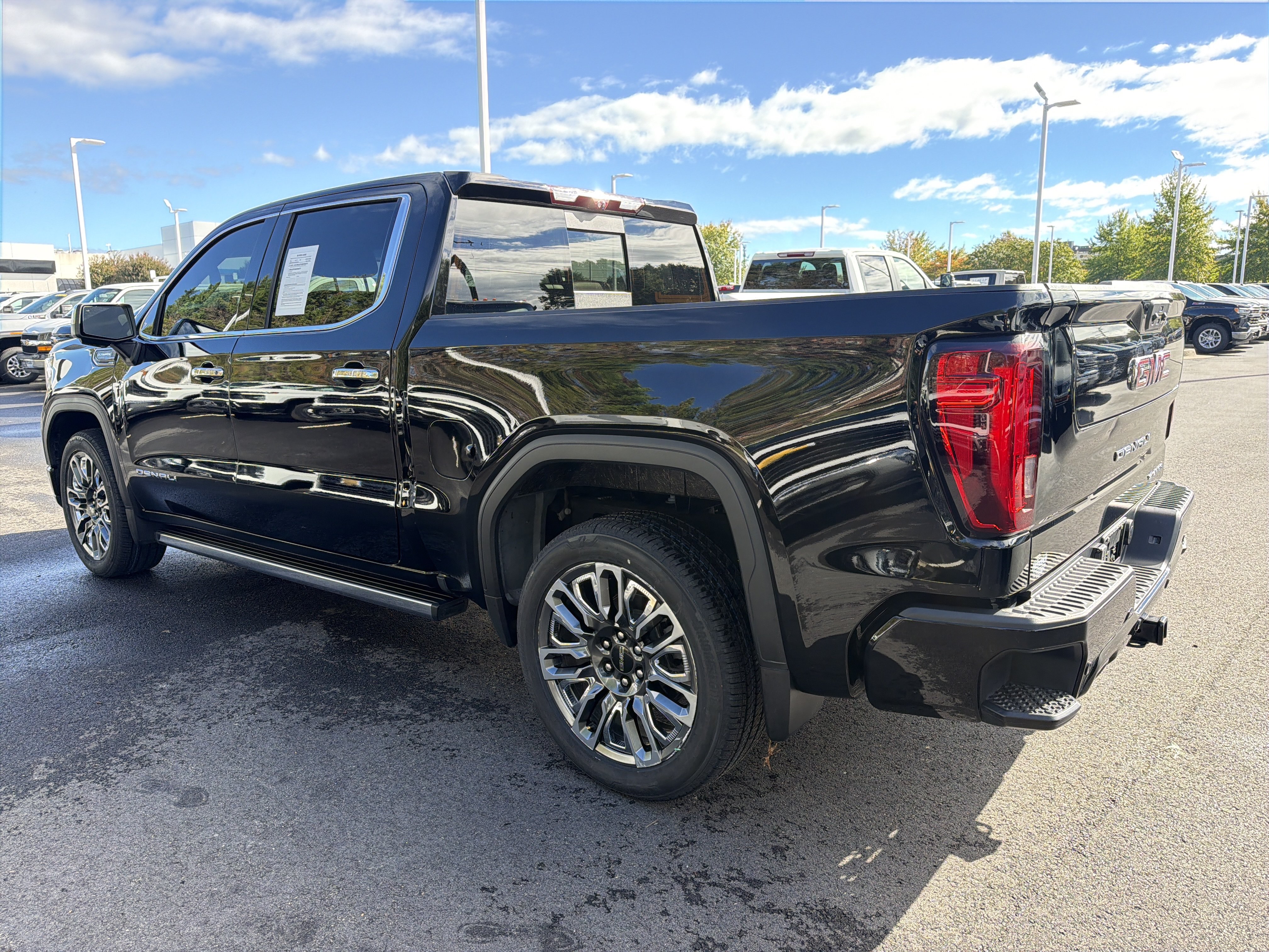 Used 2024 GMC Sierra 1500 Denali Ultimate AWD/4WD image 10