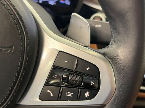 Used 2023 BMW 540i w/ Executive Package image 26