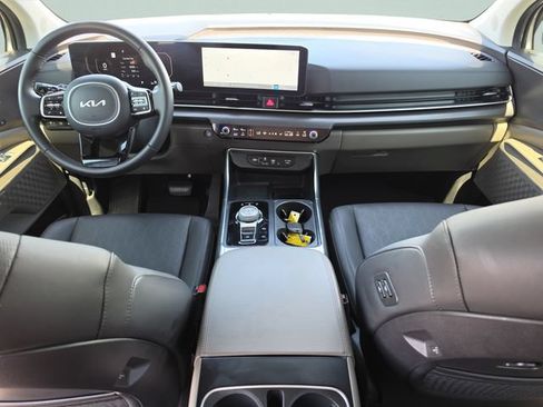 Used 2025 Kia Carnival SX FWD image 21