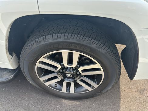 Used 2016 Toyota 4Runner Limited image 6