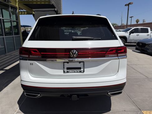 Used 2024 Volkswagen Atlas SE FWD image 13