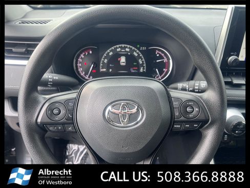 Used 2025 Toyota RAV4 XLE image 26