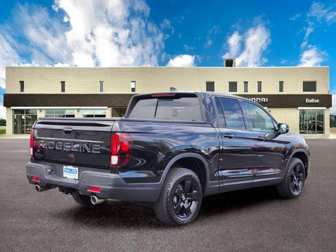 Used 2025 Honda Ridgeline Black Edition image 3