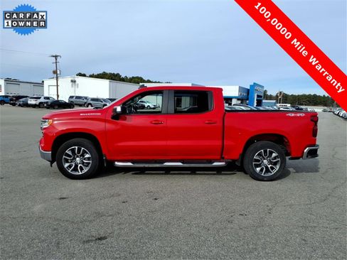 Used 2024 Chevrolet Silverado 1500 LT image 2
