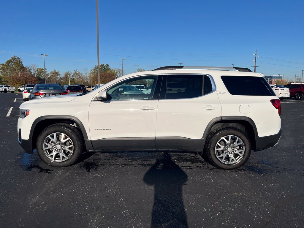 Used 2023 GMC Acadia SLT w/ Technology Package FWD image 3