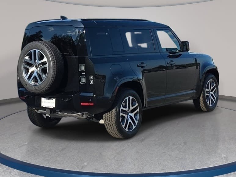 New 2026 Land Rover Defender 110 X-Dynamic SE AWD/4WD image 5