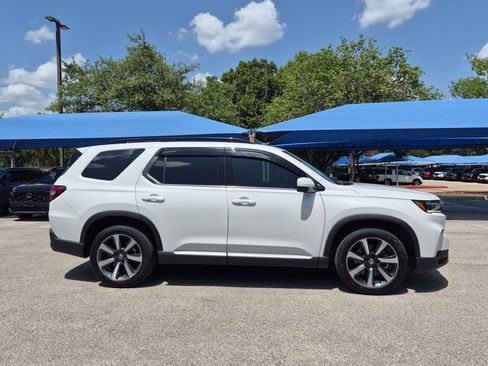 Used 2024 Honda Pilot Elite image 2