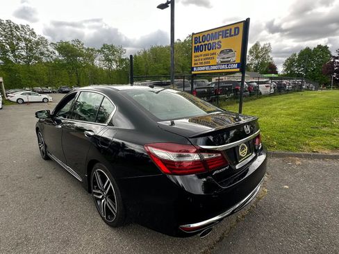 Used 2017 Honda Accord Touring image 8