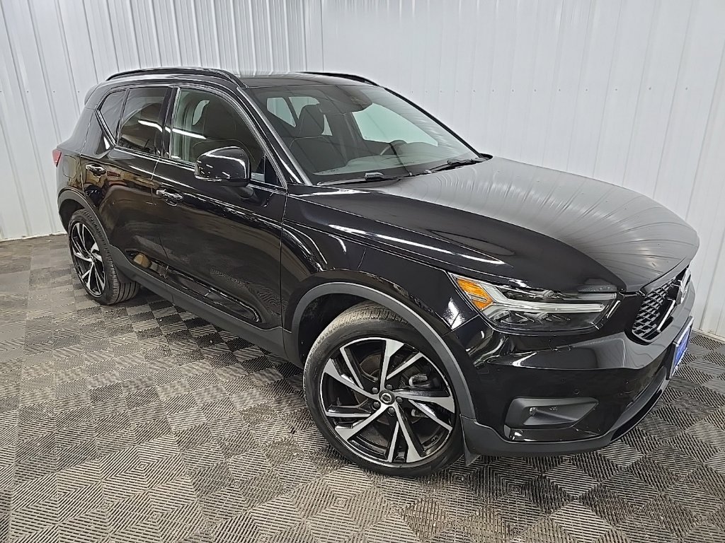 Used 2022 Volvo XC40 T5 R-Design w/ Climate Package AWD/4WD image 7
