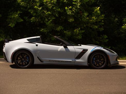 Used 2018 Chevrolet Corvette Z06 w/ Carbon 65 Edition RWD image 7
