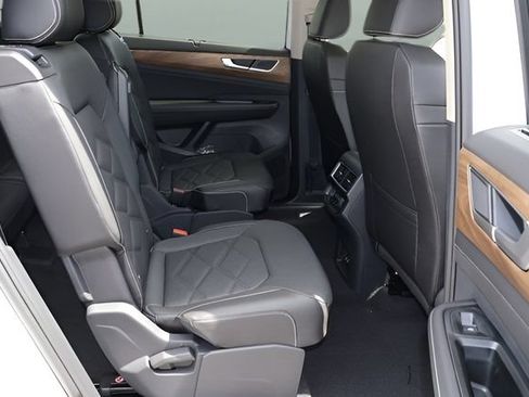 Certified 2026 Volkswagen Atlas SE FWD image 17