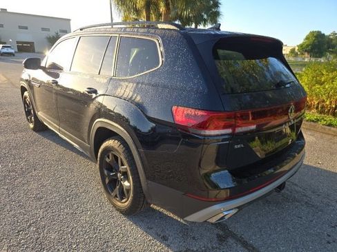 Used 2024 Volkswagen Atlas Peak Edition SEL AWD/4WD image 3