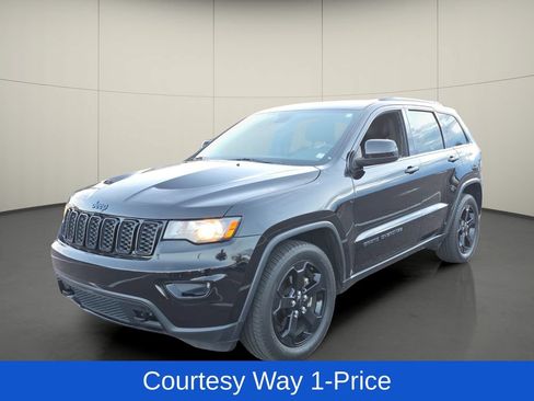 Used 2019 Jeep Grand Cherokee Laredo RWD image 4