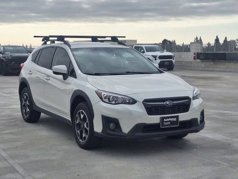Used 2019 Subaru Crosstrek 2.0i Premium w/ Eyesight System image 3