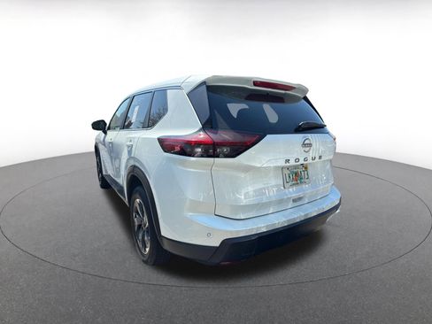 Used 2025 Nissan Rogue SV image 5