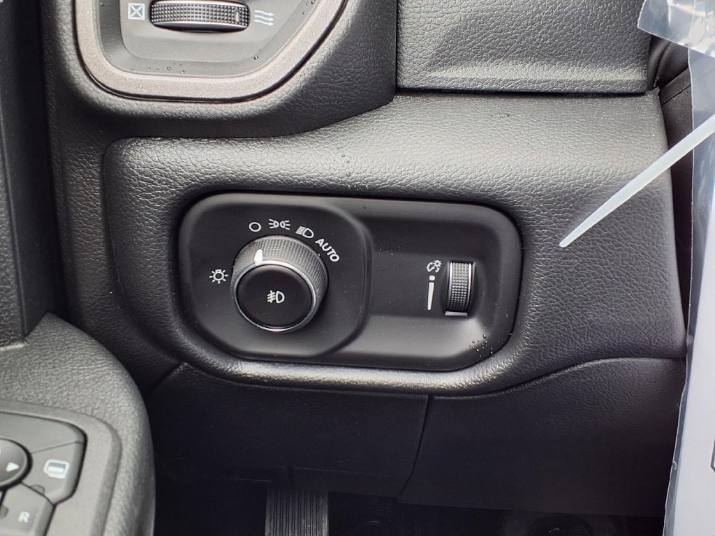 New 2026 RAM 5500 Tradesman AWD/4WD image 17