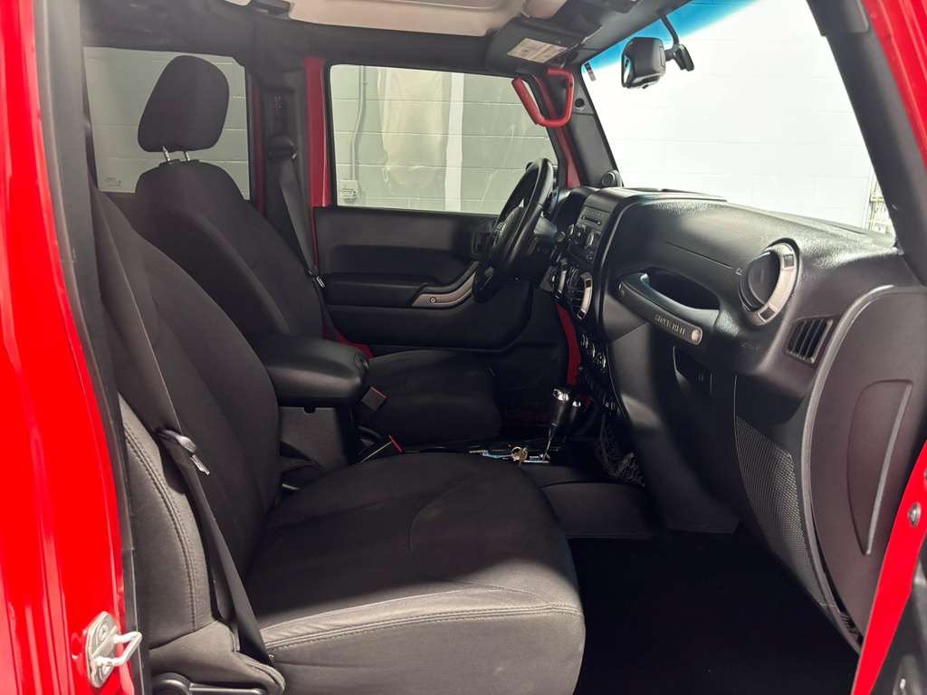 Used 2014 Jeep Wrangler Unlimited Sport w/ Quick Order Package 24S AWD/4WD image 15