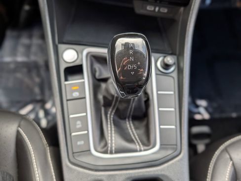 Used 2024 Volkswagen Jetta SE FWD image 30