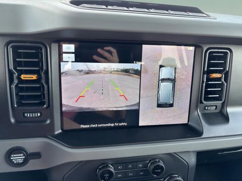 Used 2023 Ford Bronco Badlands image 17