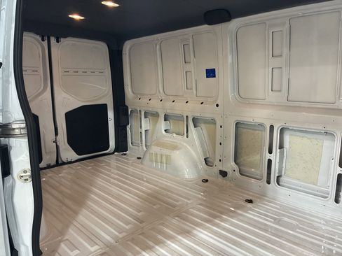 Used 2025 Mercedes-Benz Sprinter 2500 image 6