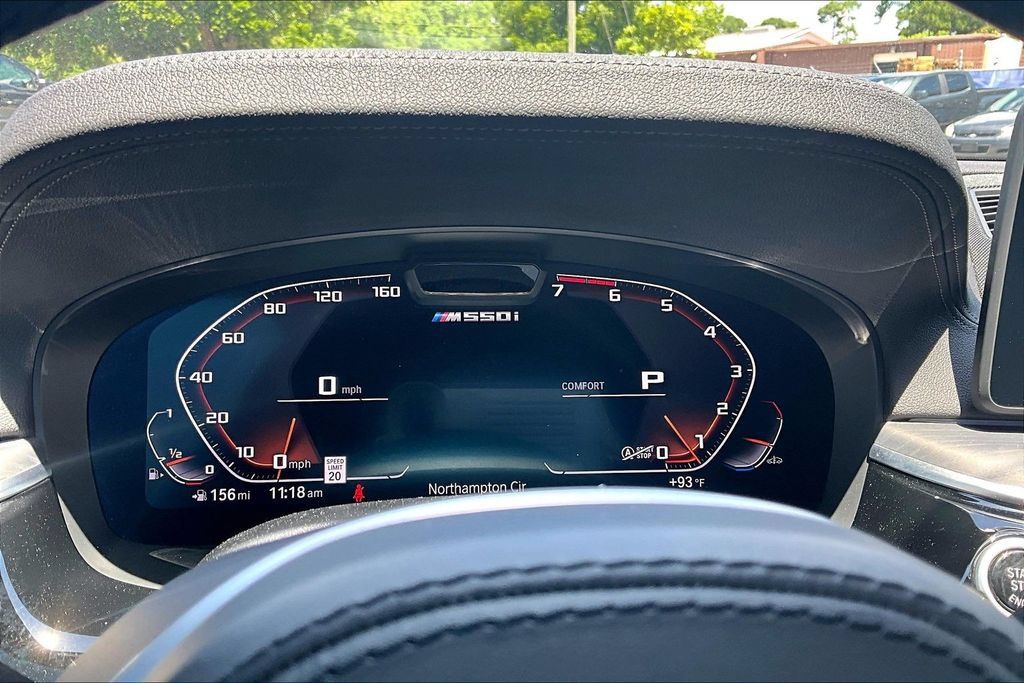 Used 2022 BMW M550i xDrive AWD/4WD image 11