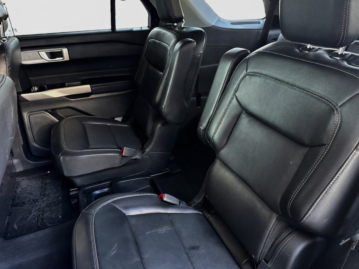 Used 2021 Ford Explorer Limited w/ Equipment Group 301A RWD image 17