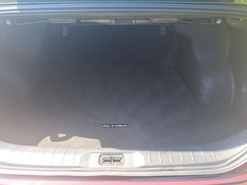 Used 2025 Nissan Altima 2.5 SV FWD image 13