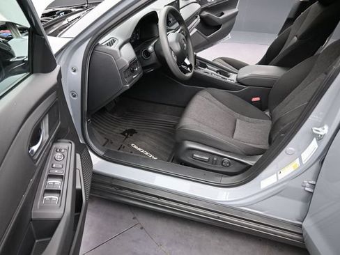 Certified 2025 Honda Accord SE image 16
