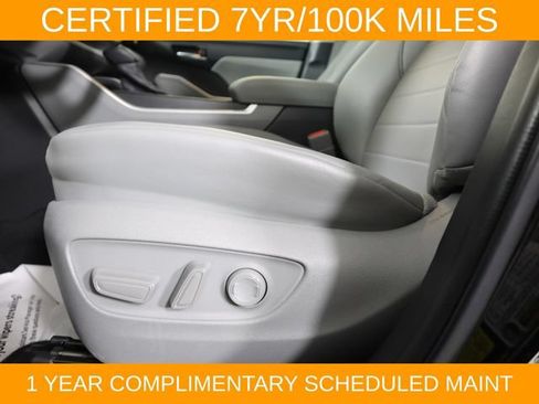 Used 2022 Toyota Highlander XLE AWD/4WD image 46