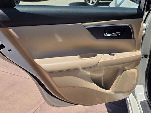 Used 2015 Nissan Altima 2.5 SV FWD image 23