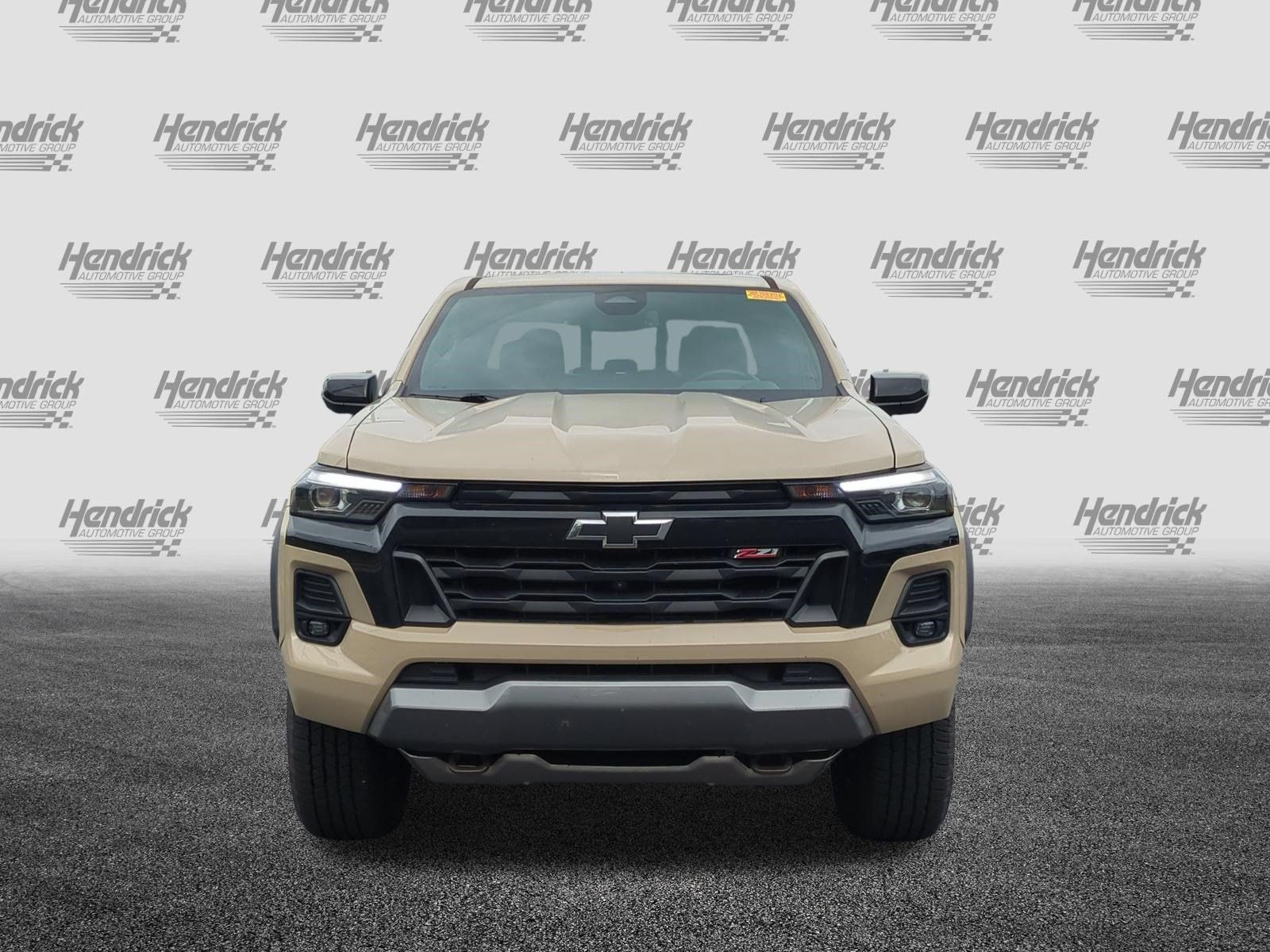 Used 2023 Chevrolet Colorado Z71 w/ Z71 Convenience Package 2 AWD/4WD image 3