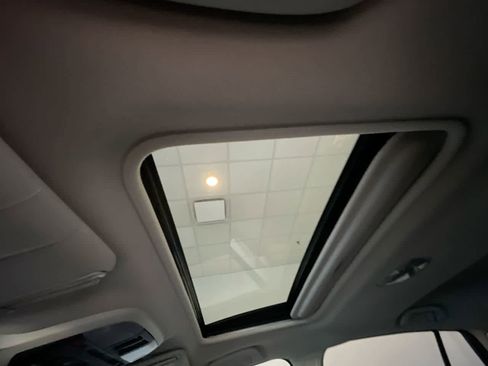 Used 2018 Subaru Crosstrek 2.0i Limited image 22