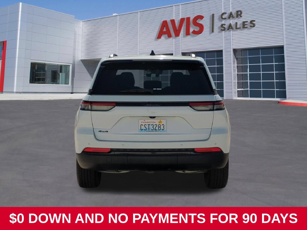 Used 2025 Jeep Grand Cherokee Altitude AWD/4WD image 6