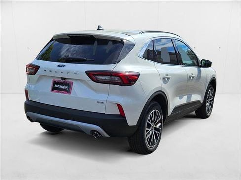 New 2025 Ford Escape SE FWD image 2