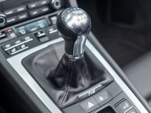 Certified 2020 Porsche 718 Boxster S RWD image 28