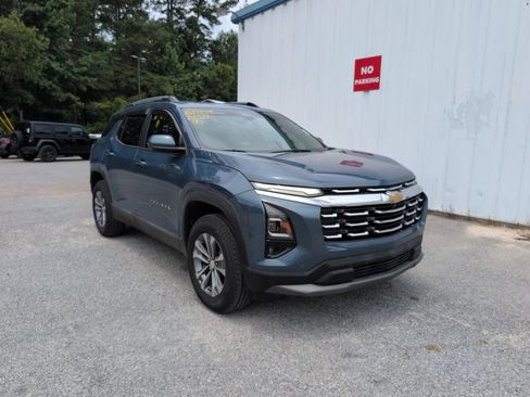 Used 2025 Chevrolet Equinox LT w/ Convenience Package II FWD image 1