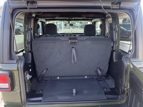 Used 2022 Jeep Wrangler Sport AWD/4WD image 7
