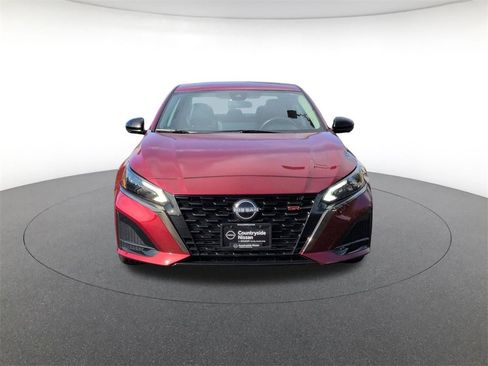 Used 2024 Nissan Altima 2.0 SR image 2