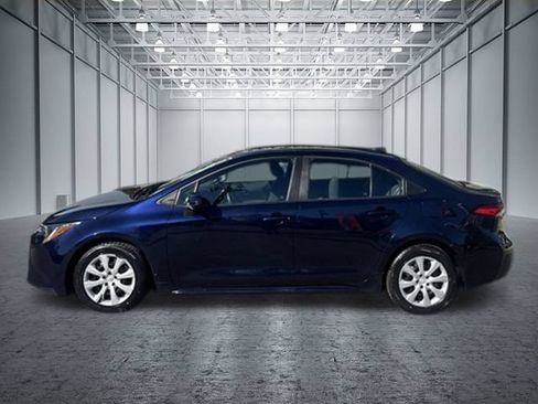 Used 2023 Toyota Corolla LE FWD image 3