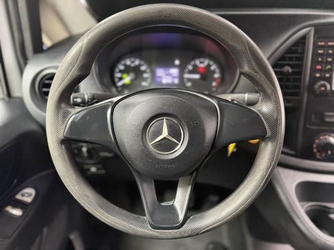 Used 2020 Mercedes-Benz Metris image 17