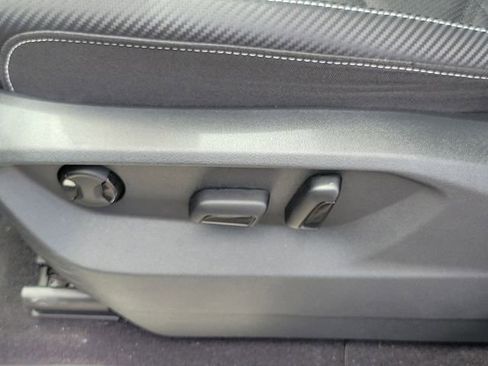 Used 2024 Volkswagen Atlas Cross Sport SE image 6