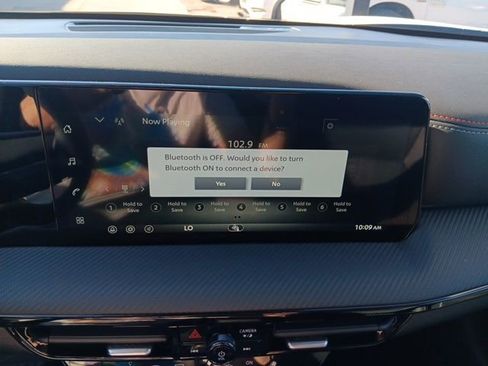 New 2026 Nissan Kicks SR image 18