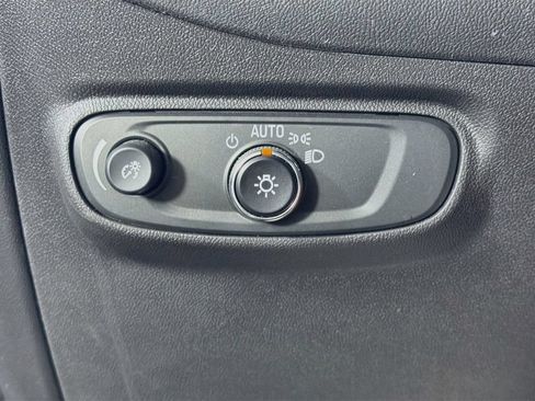 Used 2023 Chevrolet Equinox LT w/ Driver Convenience Package FWD image 11