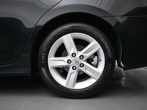 Used 2013 Toyota Camry SE image 12