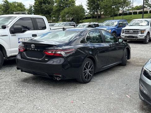 Used 2024 Toyota Camry SE FWD image 4