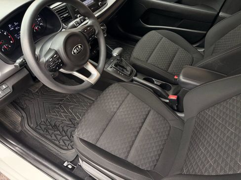 Used 2018 Kia Rio S image 9
