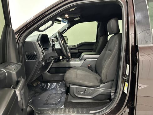 Used 2018 Ford F150 XLT w/ Equipment Group 302A Luxury AWD/4WD image 4